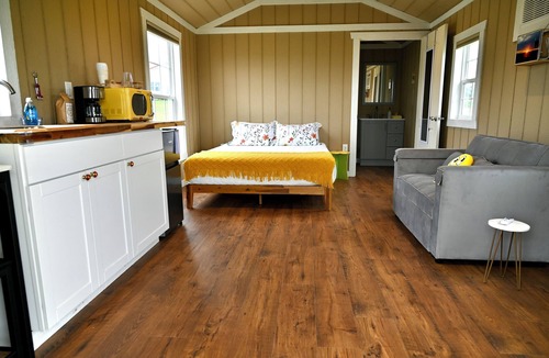 Interlaken Cottage | Serenity Escape: Sunshine Cottage