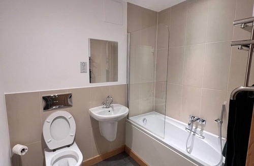 Basildon Apartment | Serenity-ESE (Whole Flat)