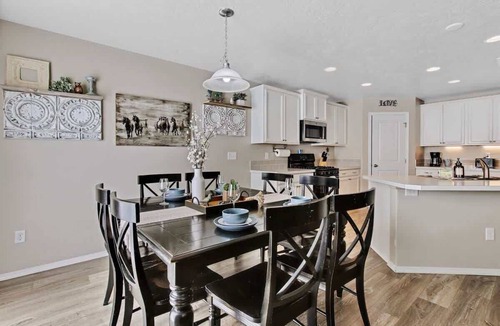 Caldwell House | Serenity Haven Retreat: 4BR + HOT TUB