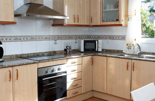 Cubelles Villa | Serenity Home: Nature, Jacuzzi & Parking in Cubelles