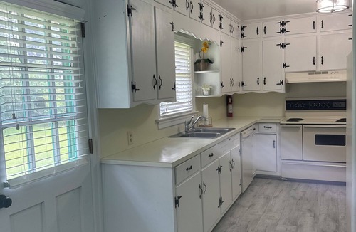 Clayton House | Serenity House-Walk Downtown-Oversize Driveway-2 Living Rooms-Large Yard
