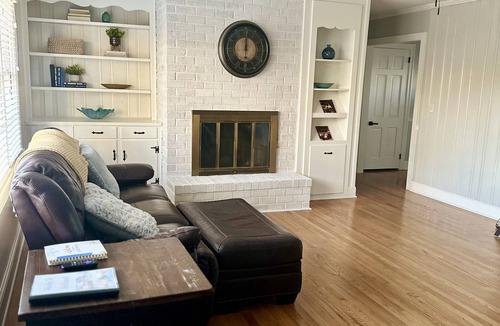 Clayton House | Serenity House-Walk Downtown-Oversize Driveway-2 Living Rooms-Large Yard