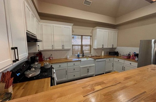 Big Spring House | Serenity House Work-Ready Pool table & Laundry