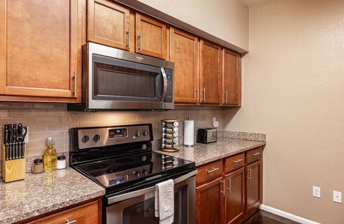 Channel District Apartment | 😌 Serenity in Channelside + DBL Master 2/2 MidRise