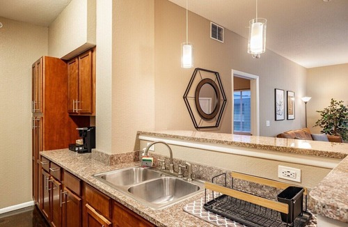 Channel District Apartment | 😌 Serenity in Channelside + DBL Master 2/2 MidRise
