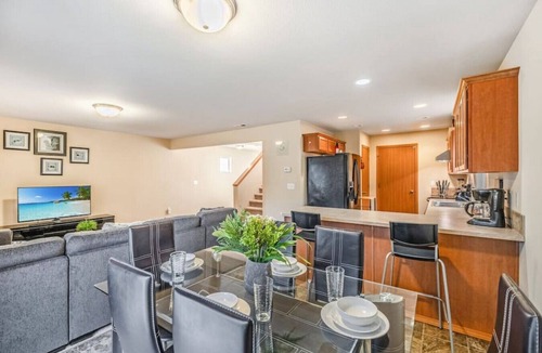 Holly House | Serenity in Prime Everett Craftsman Near Boeing!
