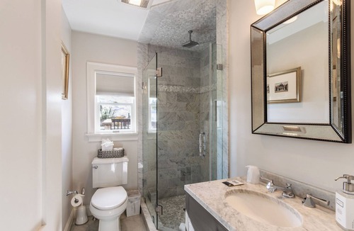 Historic Hill Bed & Breakfast | Serenity Inn Newport