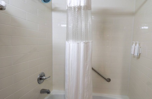 Sweetwater Hotel | Serenity Inn