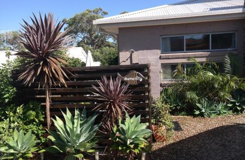 Dolphin Point Bed & Breakfast | Serenity Lodge for Couples