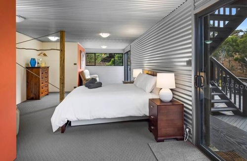 Macclesfield House | Serenity Lodge Summar