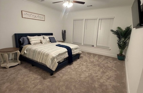 Denham Springs House | Serenity Luxury Palace In Denham - Walker Area