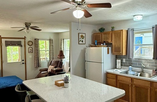 West Union House | “Serenity Now” a 2BR country home in the heart of Amish Country