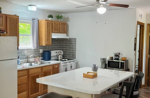 West Union House | “Serenity Now” a 2BR country home in the heart of Amish Country