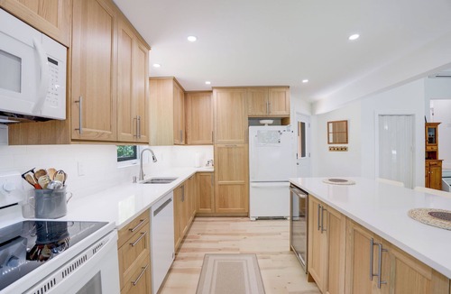 Haliburton Cottage | Serenity Now! Beautiful Drag Lake. Beach, dock, hot tub and fire pit. Flat lot.