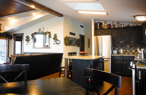 Divide House | Serenity now! Hot tub, Beautiful mtn views, Massage chair, & Steam shower
