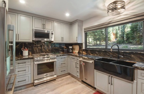 Kingswood Estates House | Serenity on Statford | Close to Northstar!
