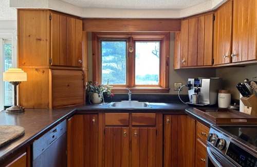 Frontenac House | Serenity on the Lake