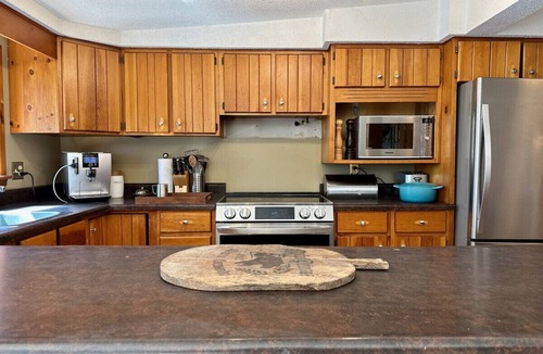 Frontenac House | Serenity on the Lake