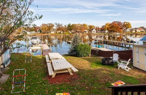 Dundalk House | Serenity on the Cove