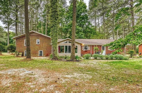 Locustville House | Serenity on the Pond