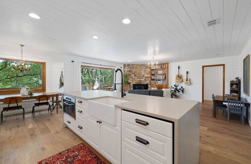 Georgetown House | `Serenity On The San Gabriel` Pet-Friendly! Riverfront! Kayaks! Bikes!