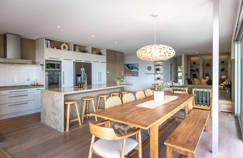 Ostend House | Serenity - Palm Beach Pathway Retreat