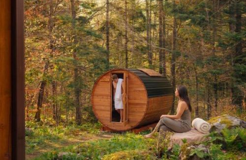 Mille-Isles Ski Chalet | Serenity Private Hot Tub Sauna, Pool, Fiddler Lake