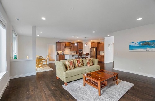 Kenmore House | Serenity Shores in Kenmore