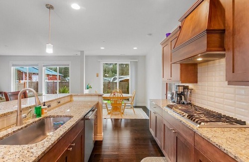 Kenmore House | Serenity Shores in Kenmore