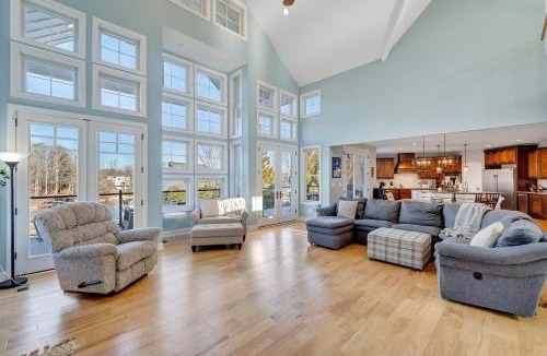 North Shore House | Serenity Shores - Private Lakefront Home with Dock