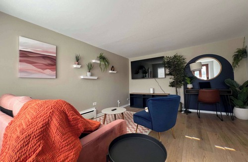 Lombard Apartment | Serenity & Style, With Parking