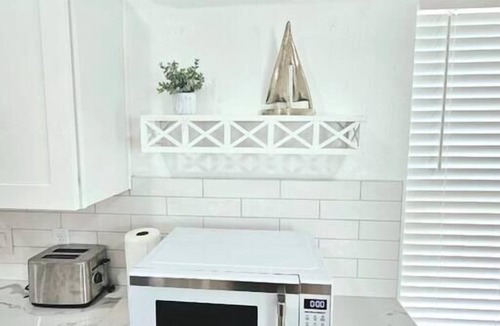 Del Mar Apartment | Serenity Suite - Ocean Dr