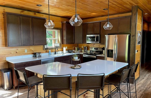 Chalet Village North House | Serenity Sunrise- Mtn VIEWS- Fire Pit- Gameroom
