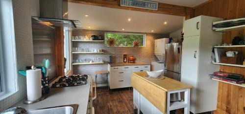 Huberdeau House | Serenity Tree house on the lake