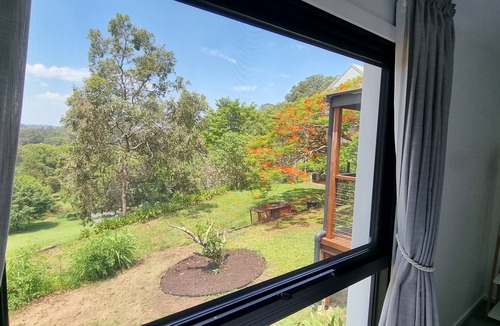 West Woombye Cottage | Serenity View Studio Retreat