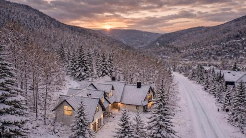Highland Meadows Villa | Serenvale Retreat