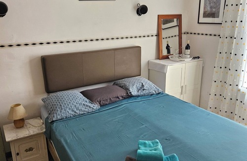 Lezignan-Corbieres Bed & Breakfast | Serge Le Belge room 3 VIP - terrace - jacuzzi