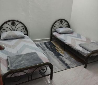 Kampung Tambak Bunga House | Seri Homestay