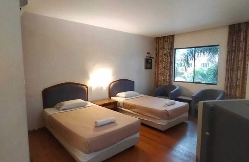 Batu Buruk Hotel | Seri Indah Resort SDN BHD