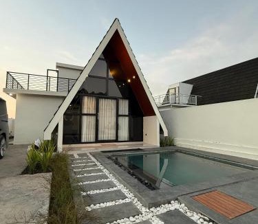 Lombok Hotel | SEROJA Villa and Camping Ground