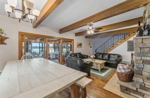 Crosby House | Serpent Lake Getaway