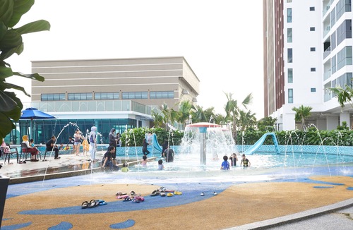 Seri Kembangan Apartment | Service Apartment (2BR+2Bath) with Mall