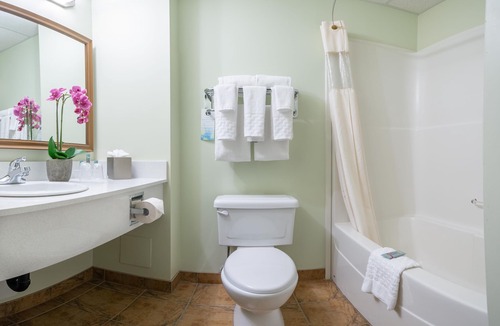 Southeast Calgary Hotel | Service Plus Inns and Suites Calgary