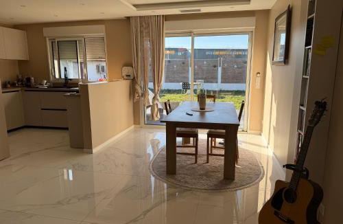Ambares-et-Lagrave House | Service33