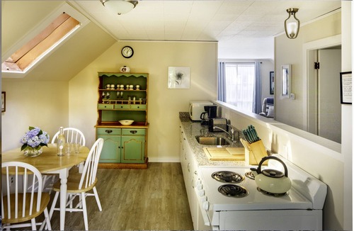 East Dennis Hotel | Sesuit Harbor House