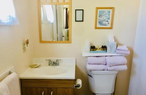 East Dennis Hotel | Sesuit Harbor House