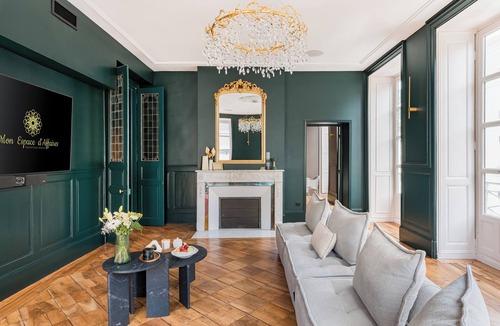 Grenoble City Centre House | Set of 4 apartments l 240m2 l Sleeps 14 l Ideal for receptions
