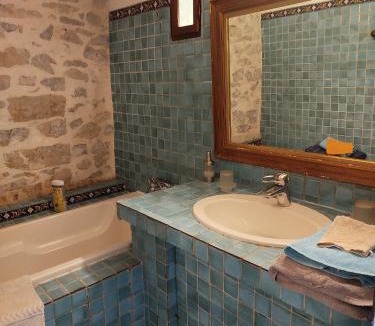 Saint-Andre-de-Bueges House | SETA - Bombequiols