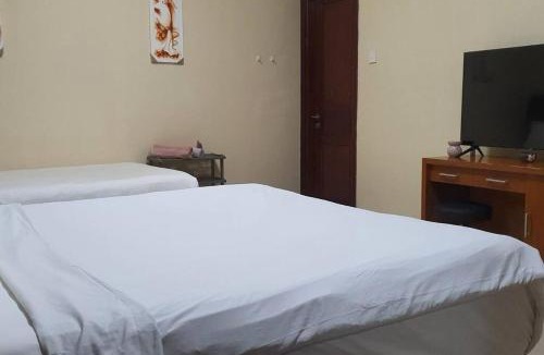Panjer House | Setinggi - 3BR private pool, Renon, 10m to Beach