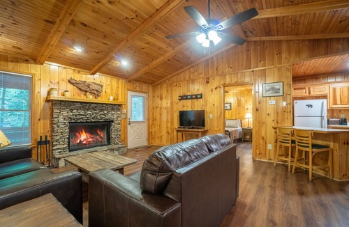 Sautee Nacoochee Cabin | Settin' on the Creek - Let Your Cares Drift Away